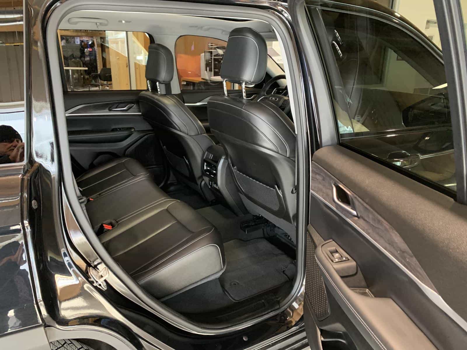 2023 Jeep Grand Cherokee Limited - Image 9