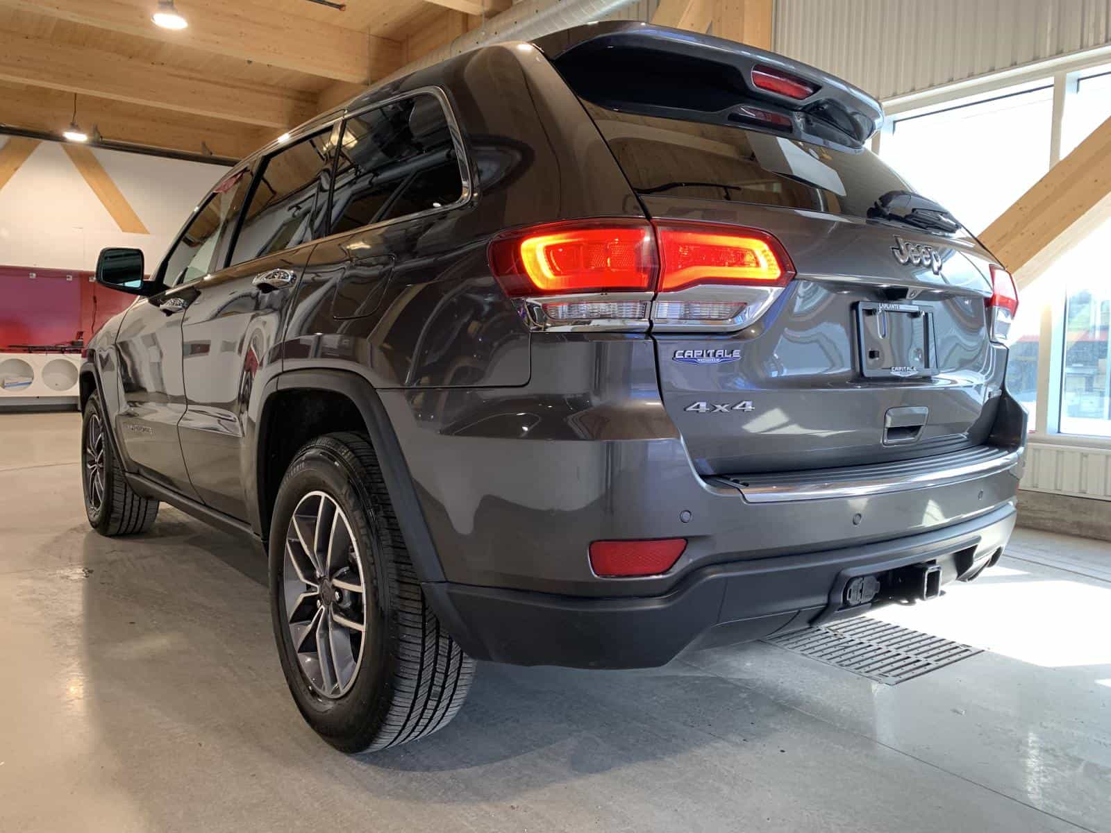 2020 Jeep Grand Cherokee Limited - Image 2