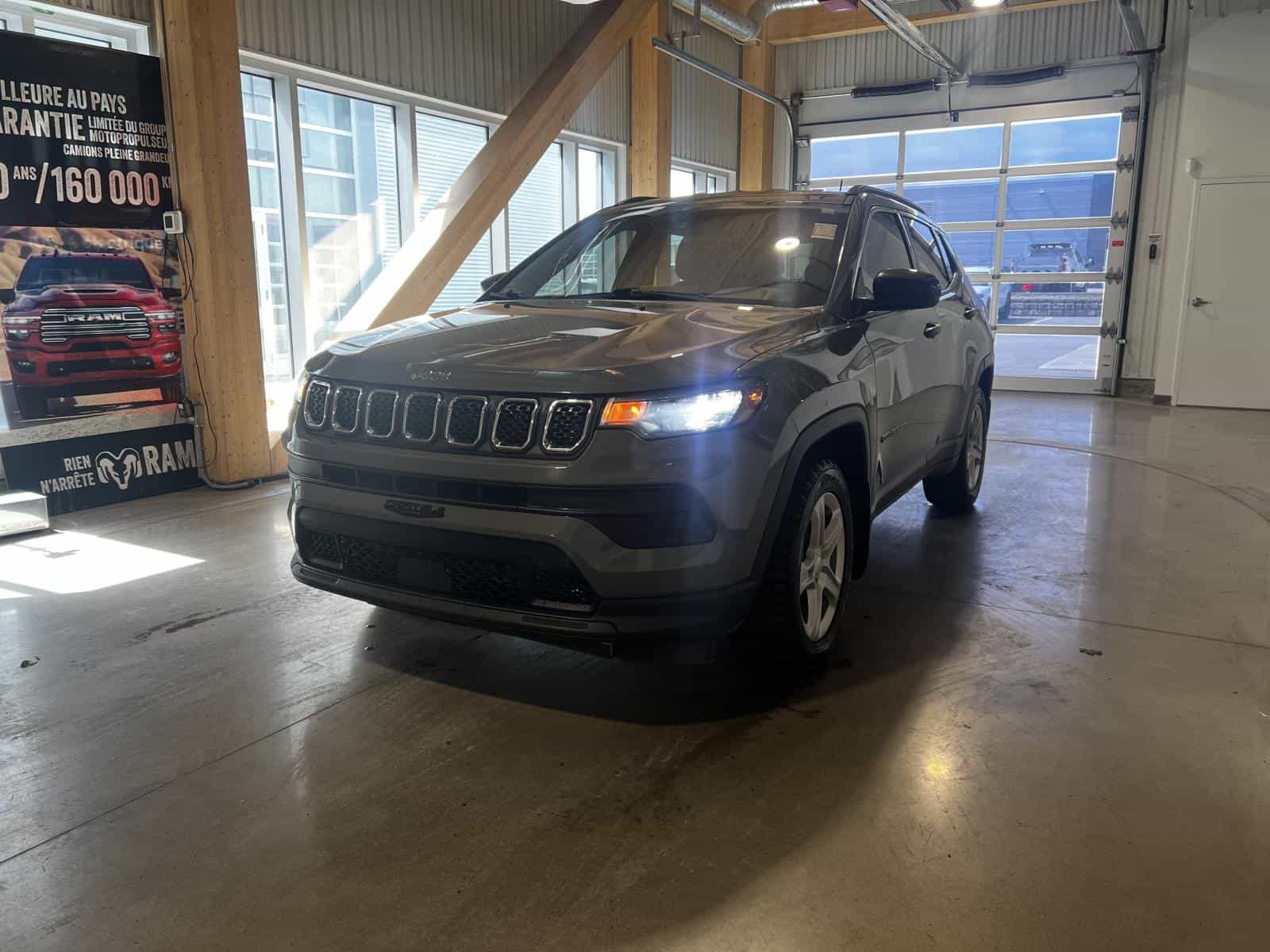 Image 1 Jeep Compass Sport 2024