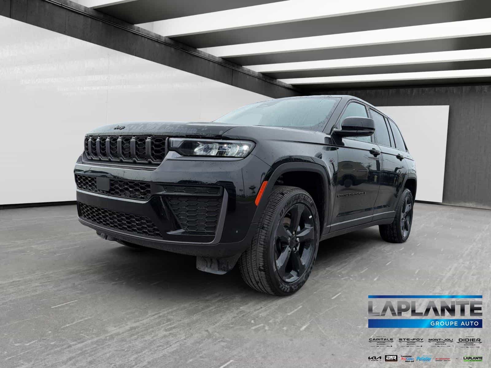 Image 1 Jeep Grand Cherokee Altitude 2026