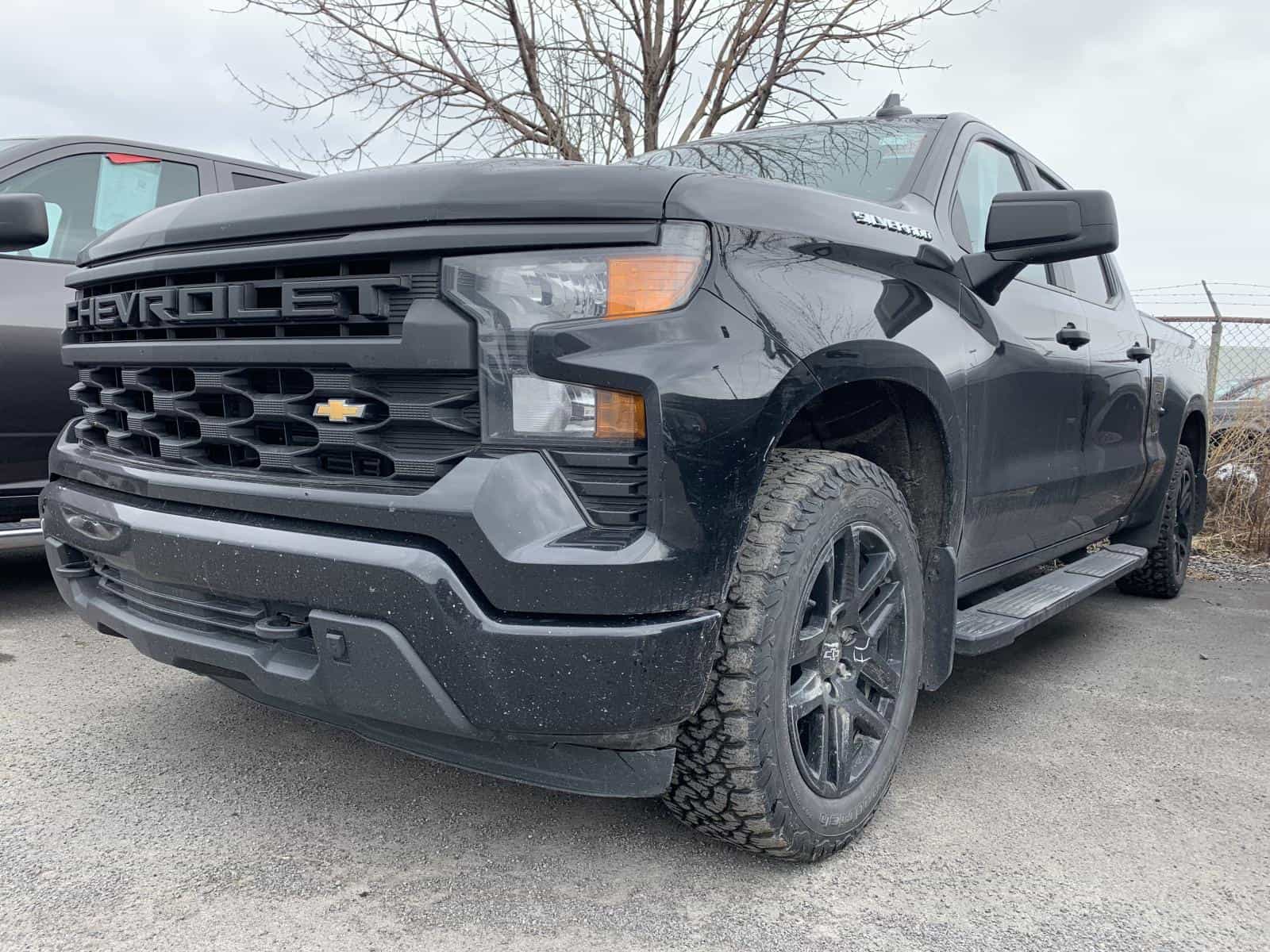 Image 1 Chevrolet Silverado Custom 2023