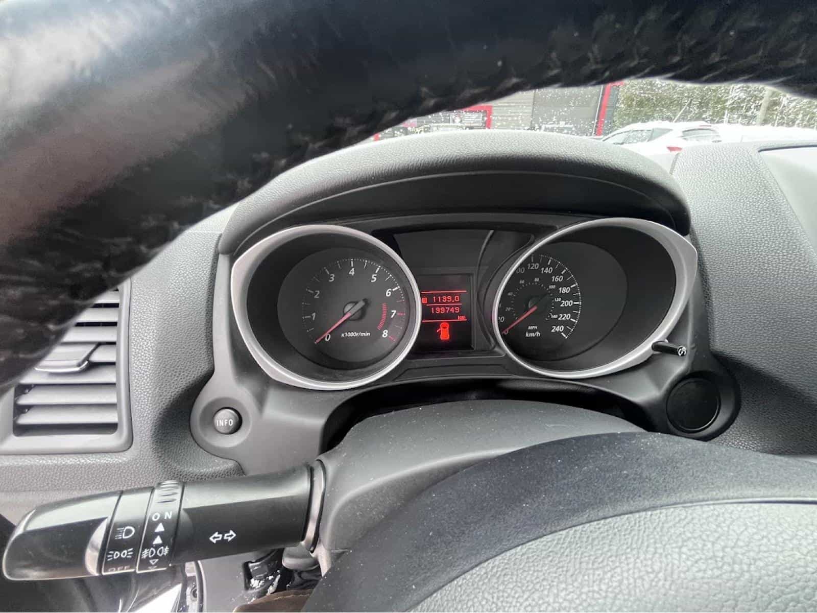 2011 Mitsubishi RVR SE SE - Image 21