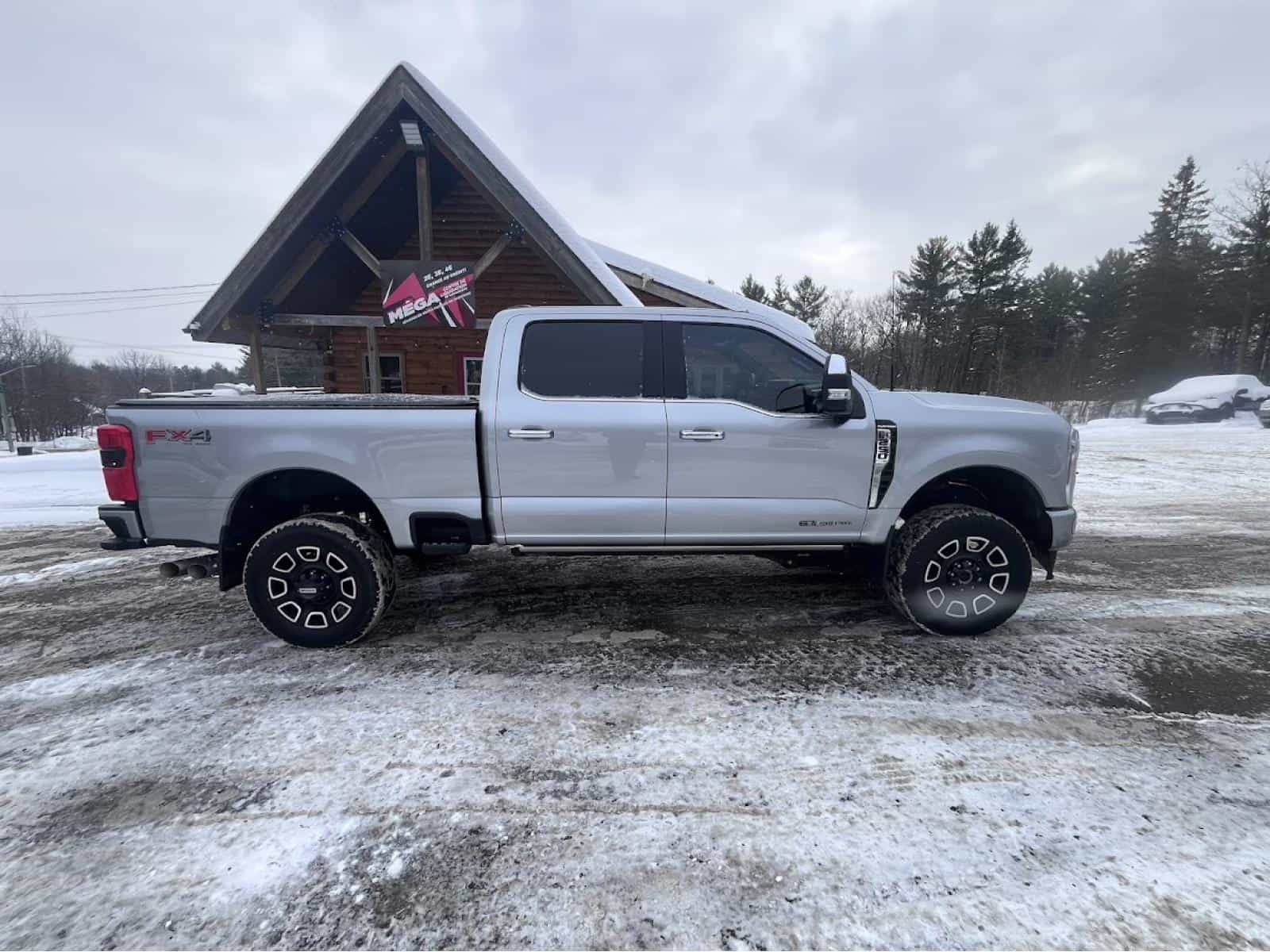 2024 Ford F250 S/D Platinum - Image 5