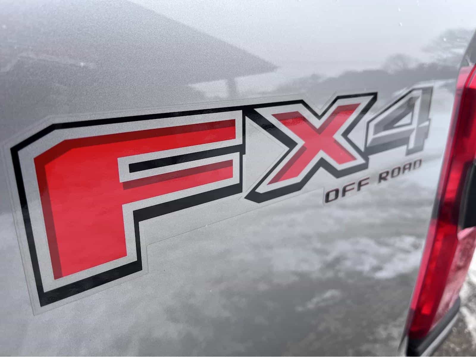 2024 Ford F250 S/D Platinum - Image 19