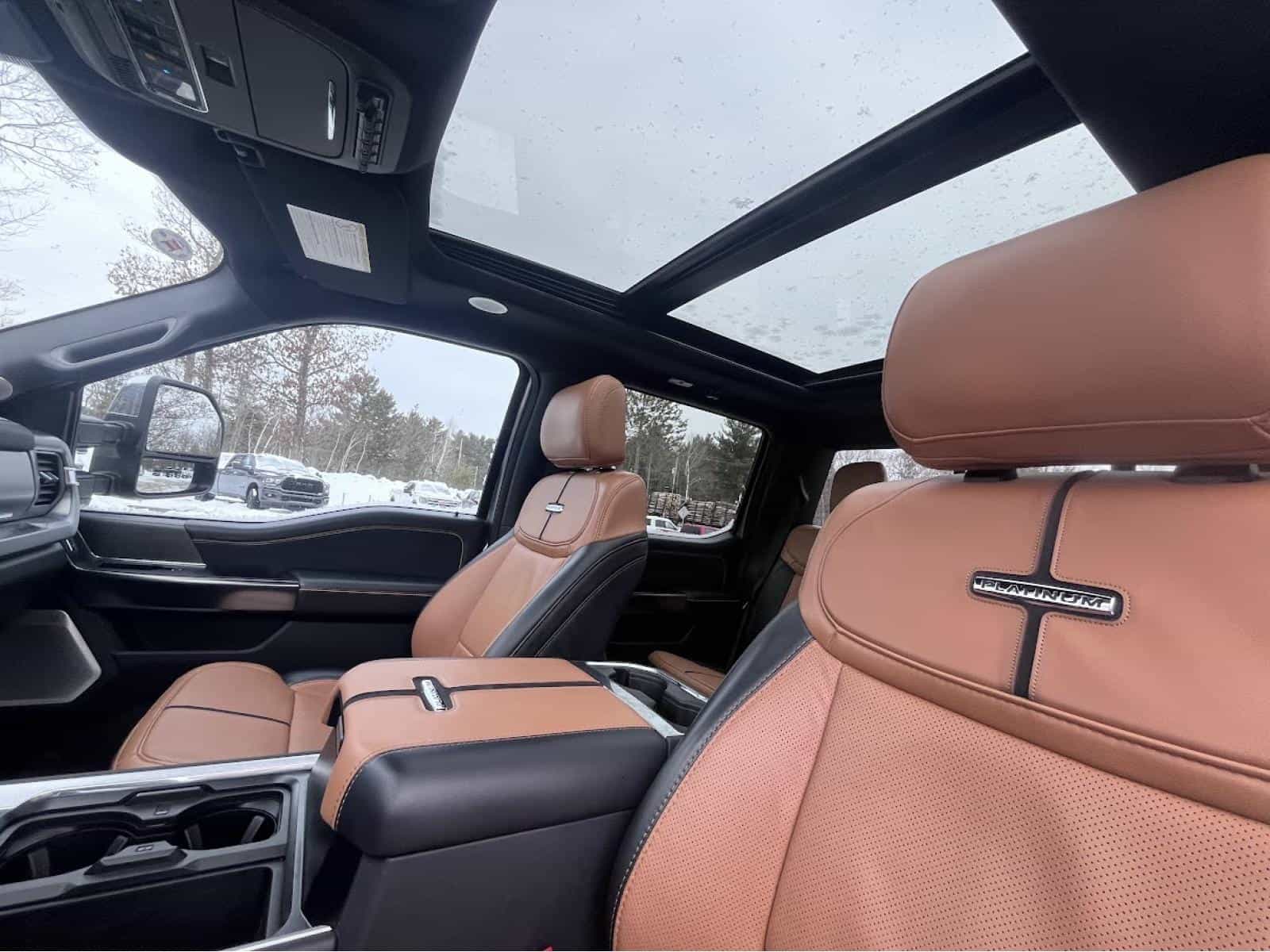 2024 Ford F250 S/D Platinum - Image 22