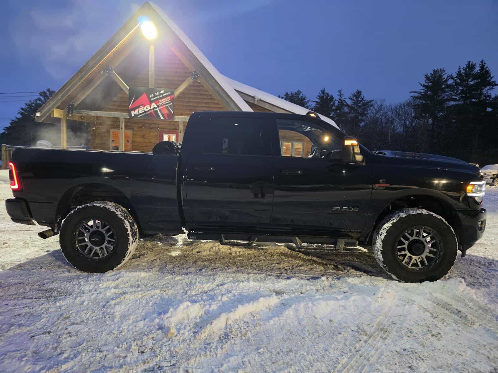 2023 RAM 2500 LARAMIE Laramie - Image 4