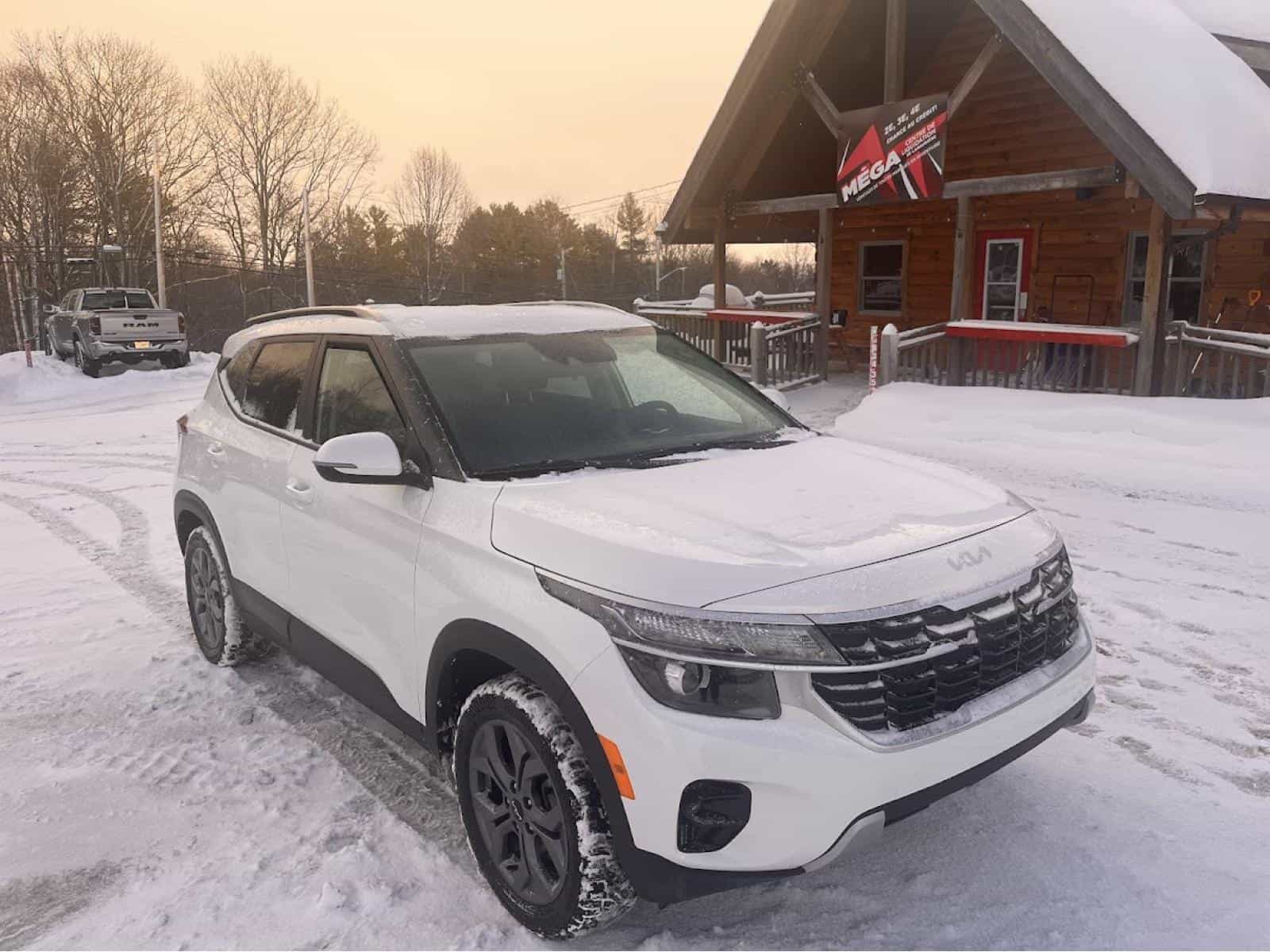 2024 Kia Seltos LX - Image 2