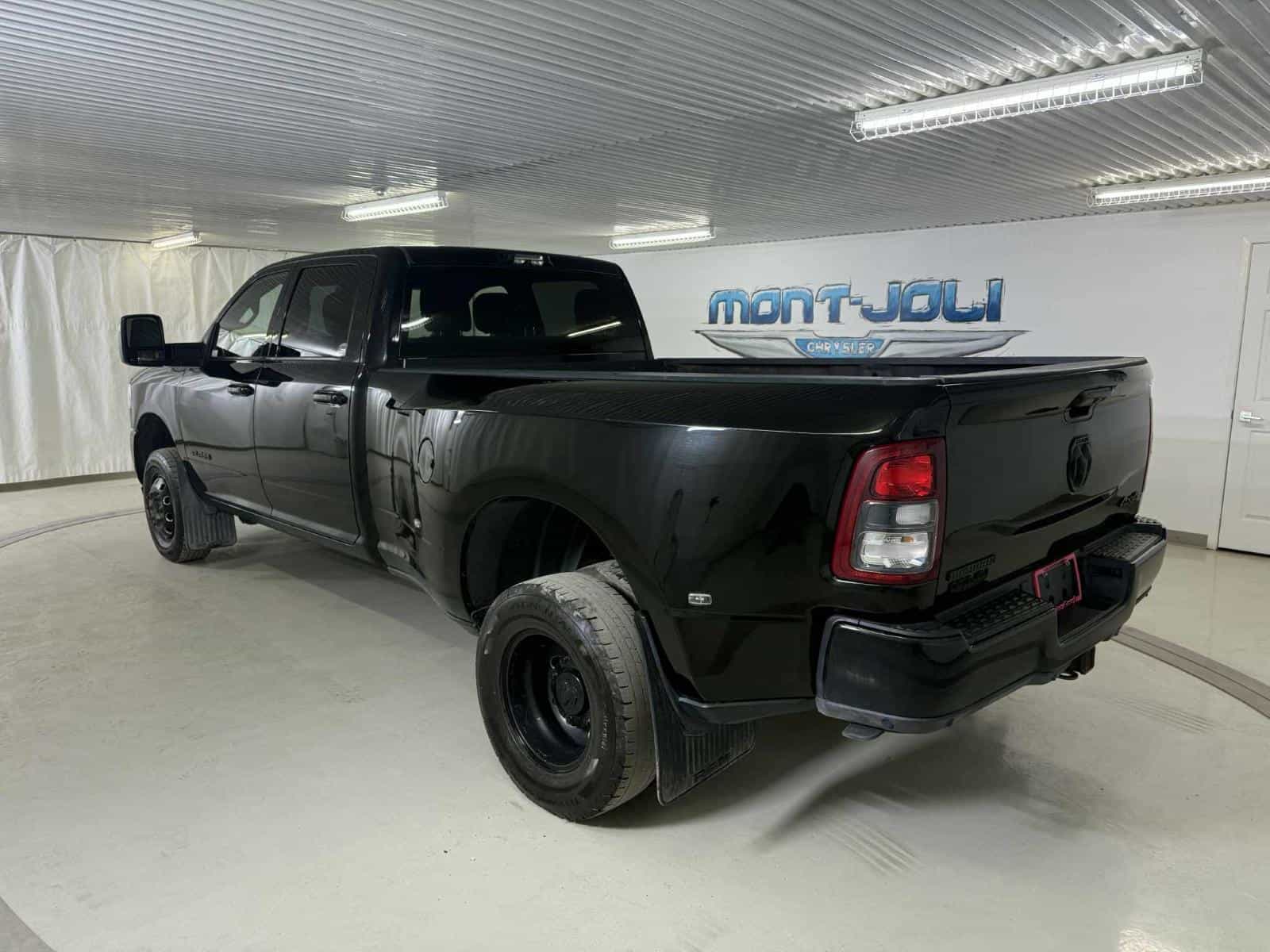 2024 RAM 3500 Big Horn - Image 7