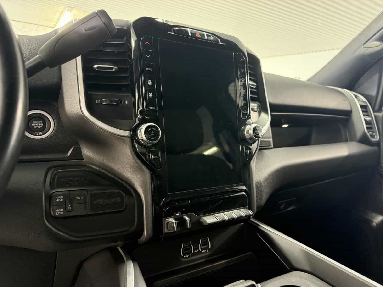 2024 RAM 3500 Big Horn - Image 9