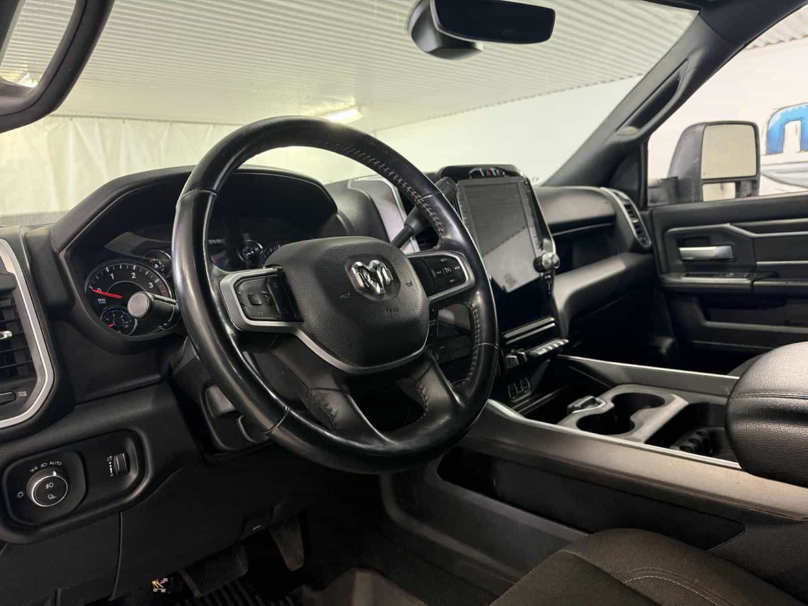 2024 RAM 3500 Big Horn - Image 11