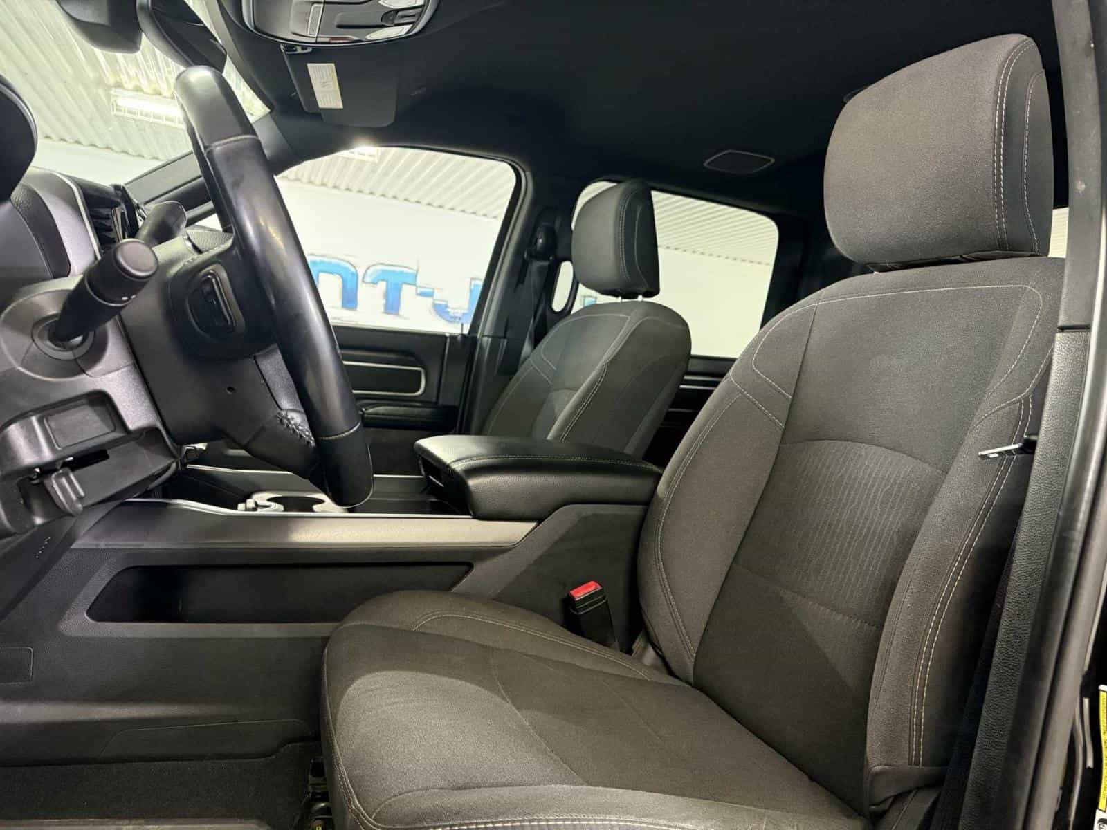 2024 RAM 3500 Big Horn - Image 12