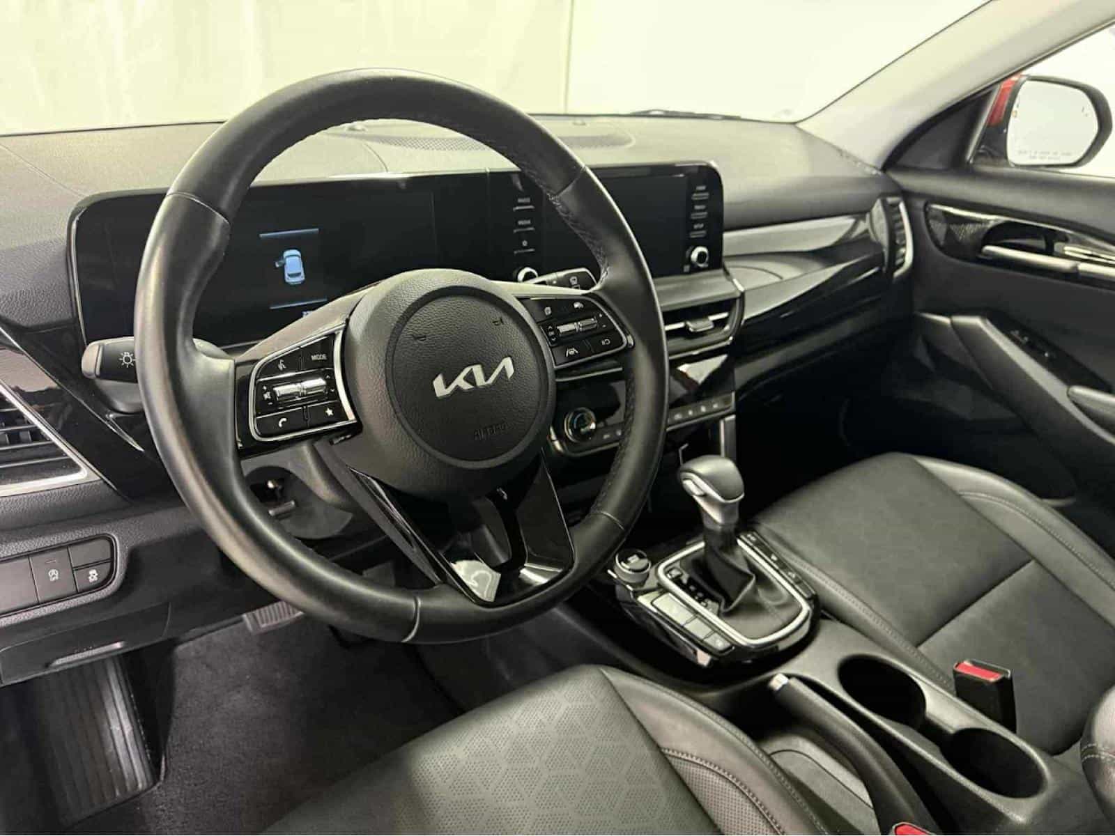 2025 Kia Seltos EX - Image 15