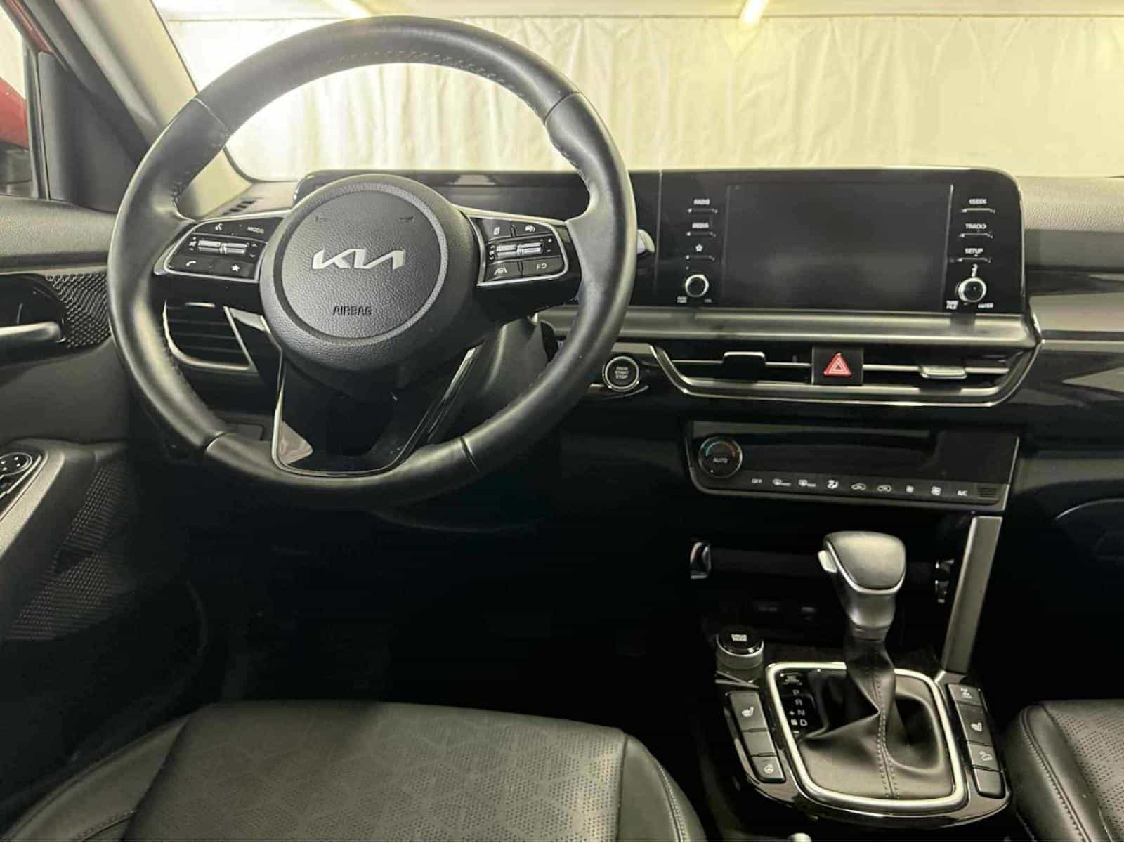 2025 Kia Seltos EX - Image 16