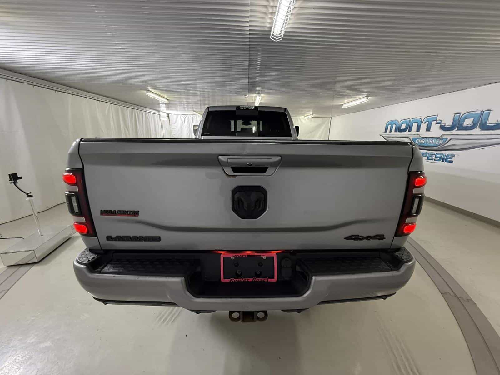 2020 RAM 3500 Laramie - Image 3