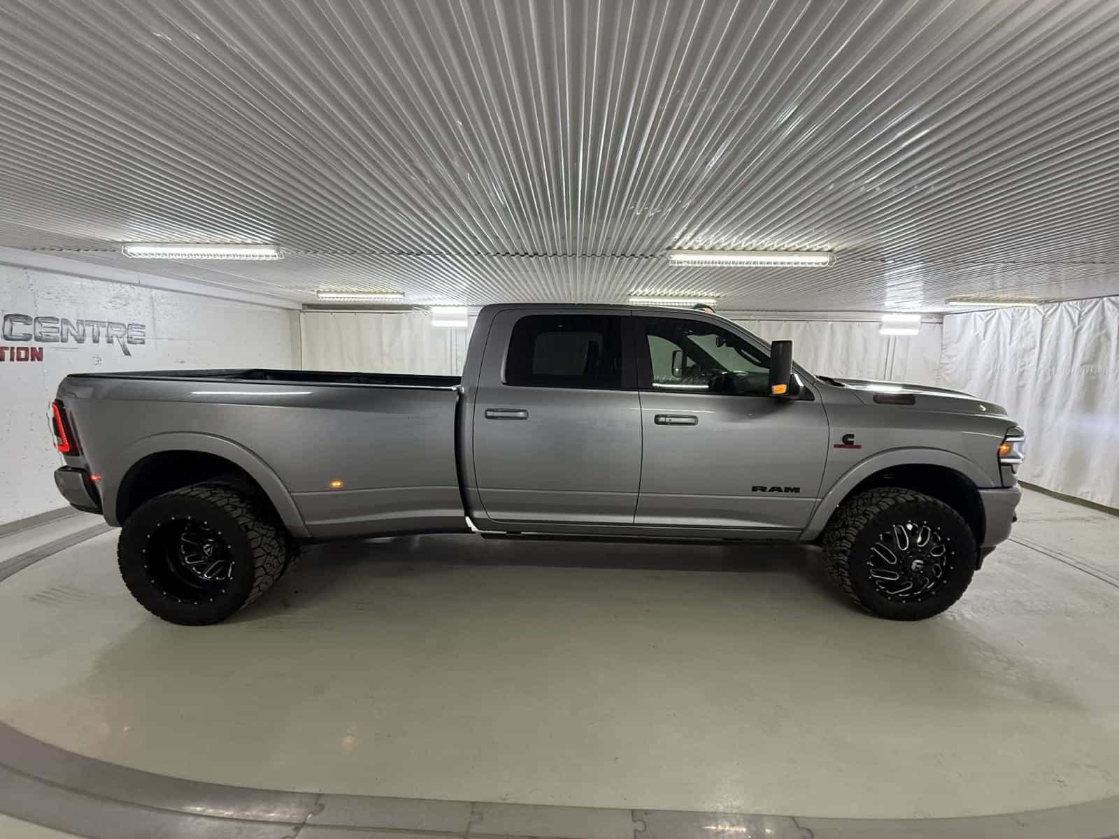 2020 RAM 3500 Laramie - Image 5