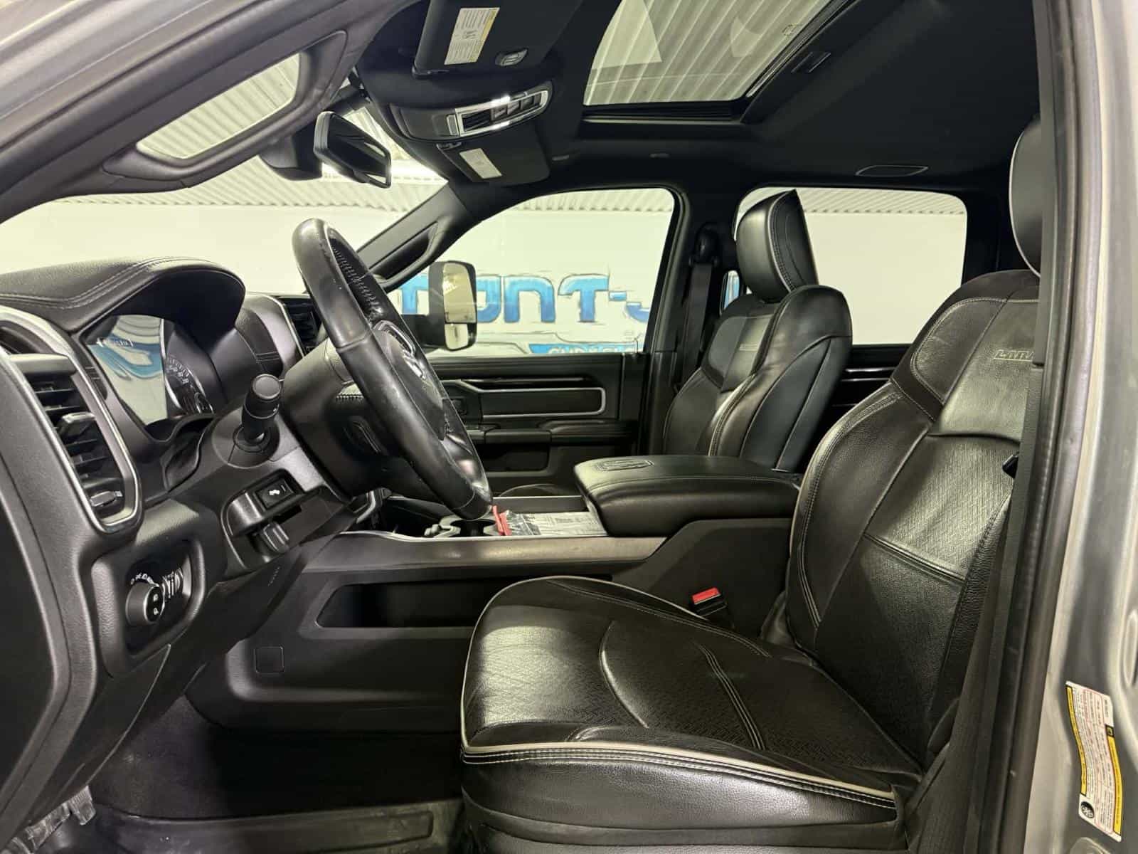 2020 RAM 3500 Laramie - Image 8