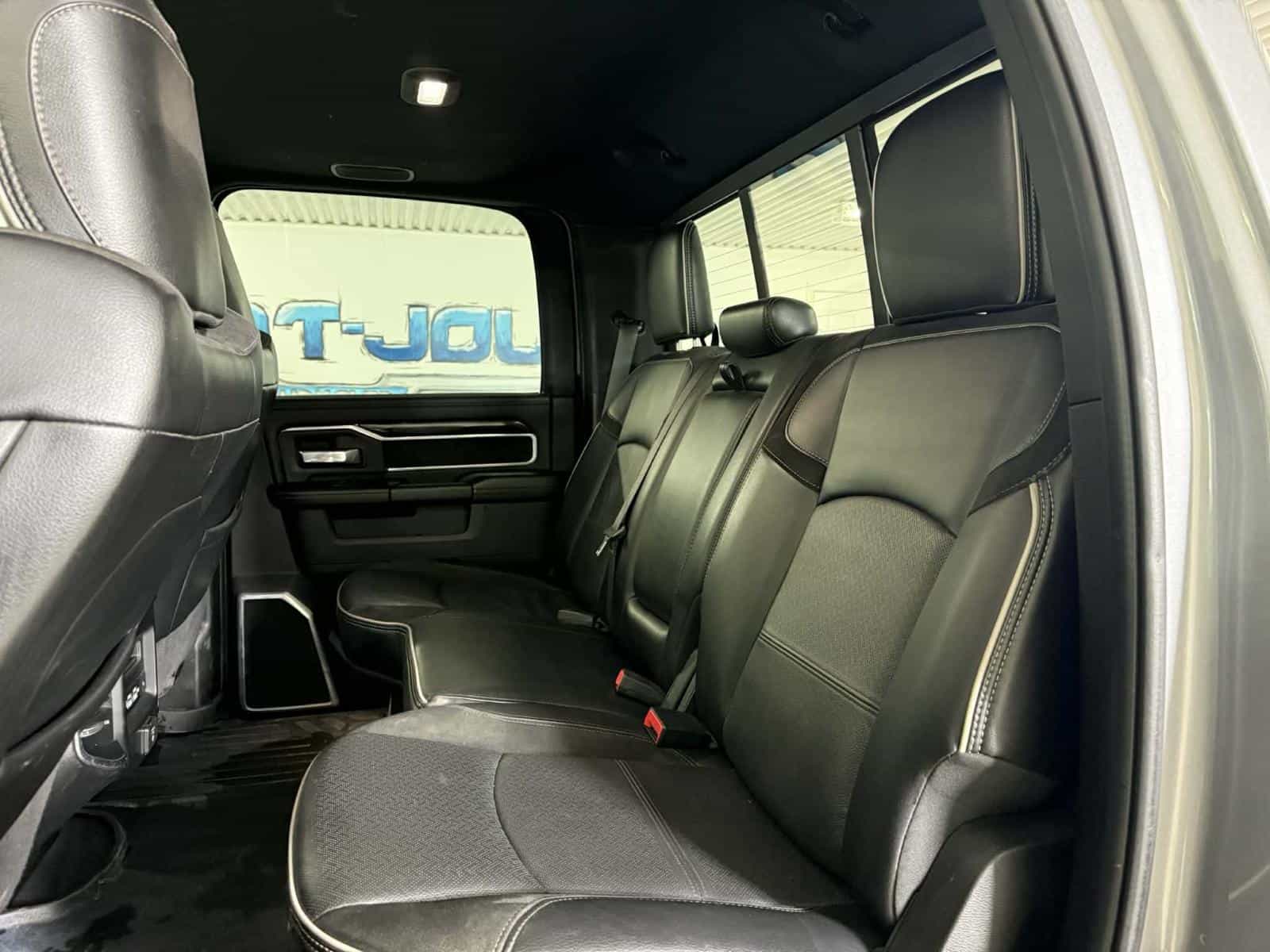 2020 RAM 3500 Laramie - Image 9