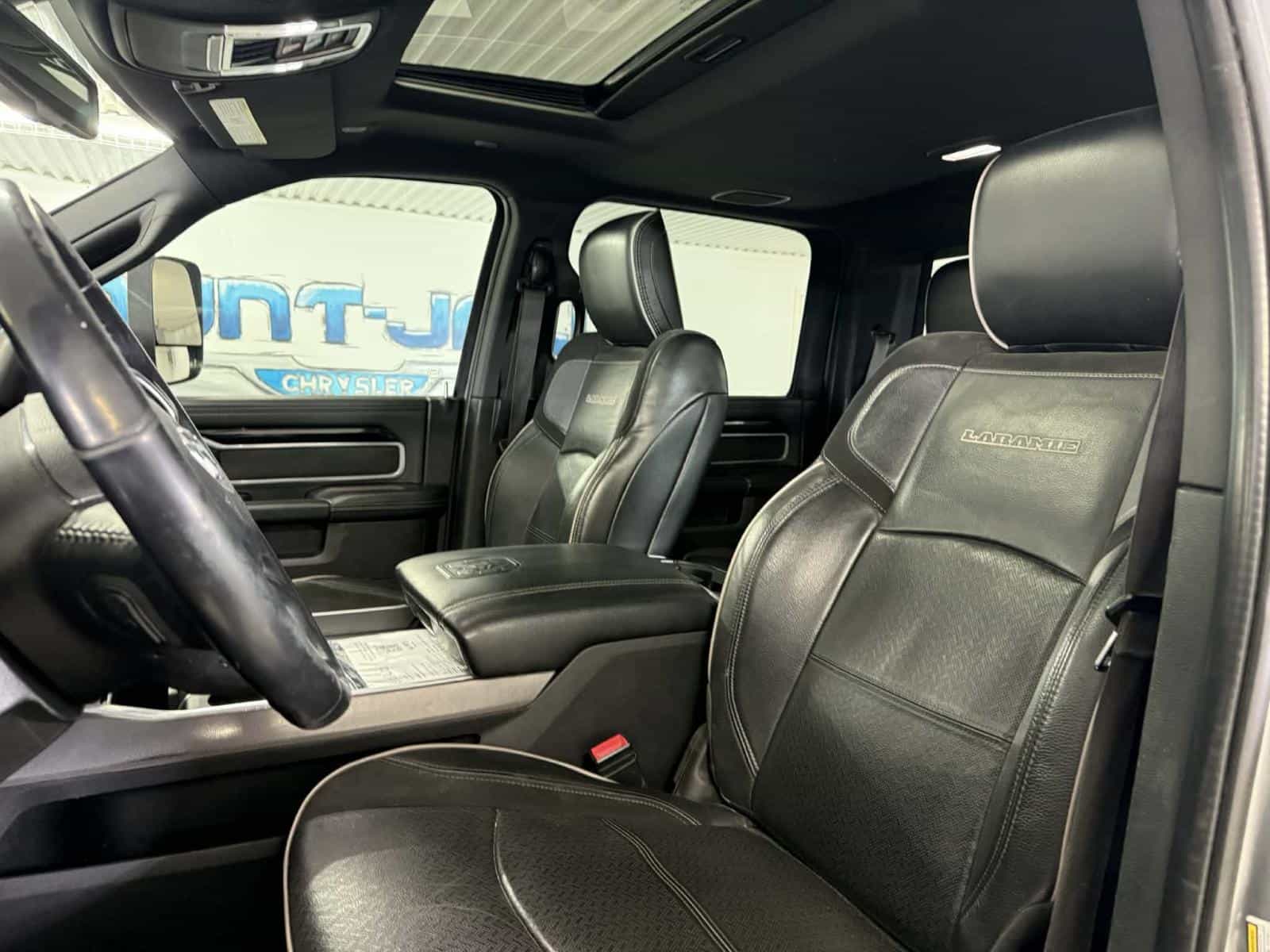 2020 RAM 3500 Laramie - Image 10