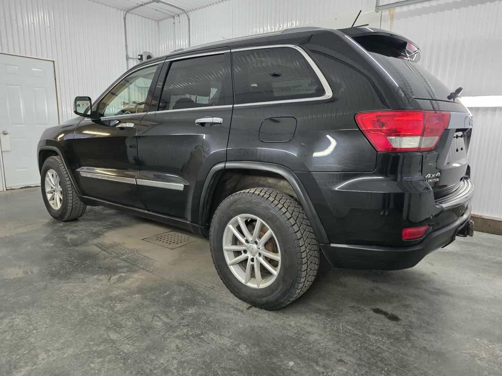 2012 Jeep Grand Cherokee Limited - Image 2