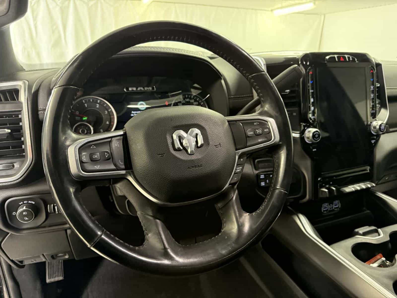 2023 RAM 2500 Laramie - Image 13