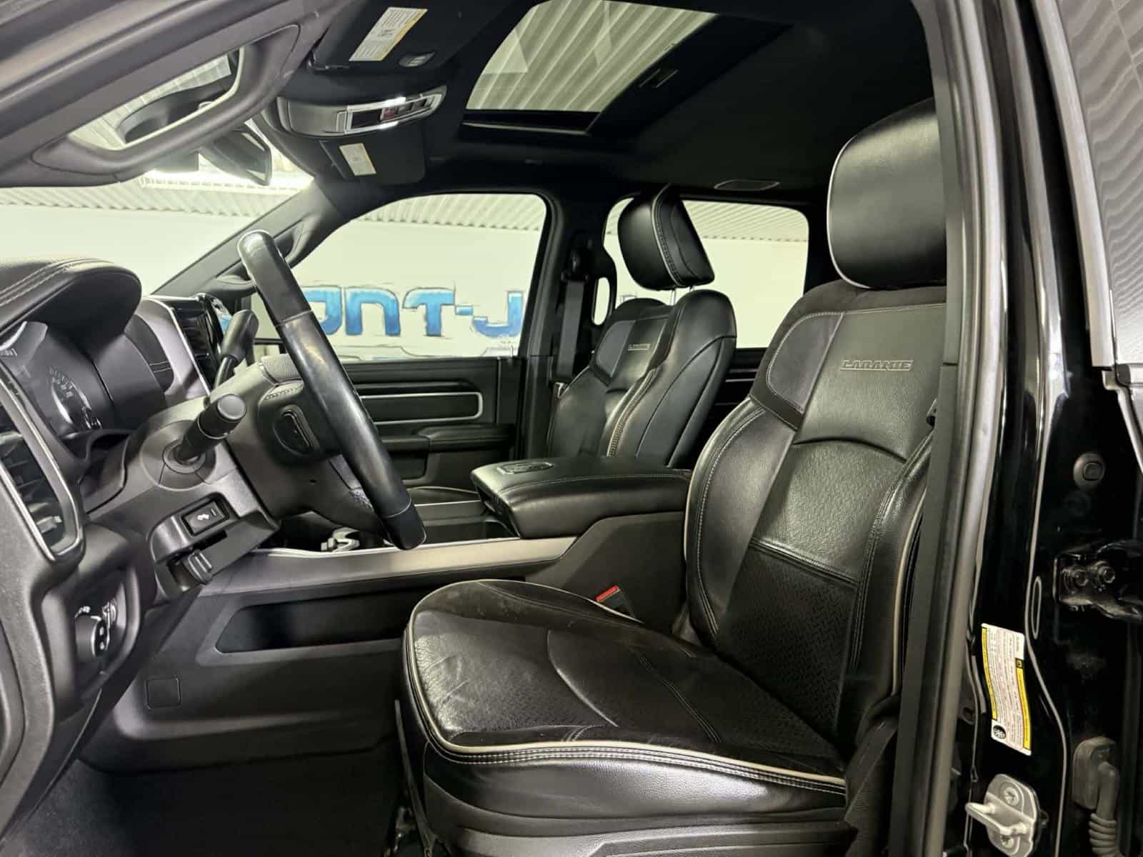 2023 RAM 2500 Laramie - Image 10