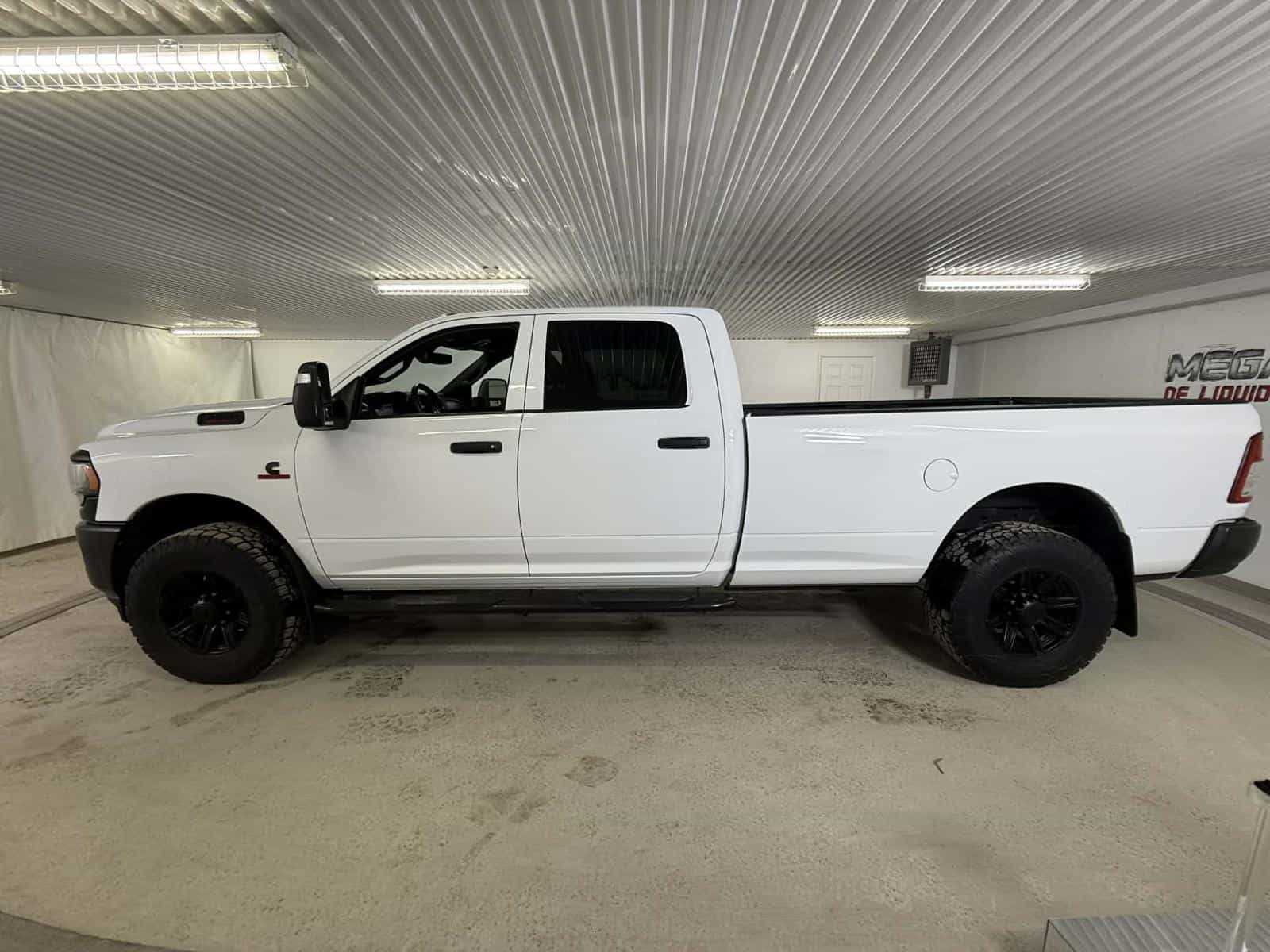 2023 RAM 2500 Tradesman Tradesman - Image 2