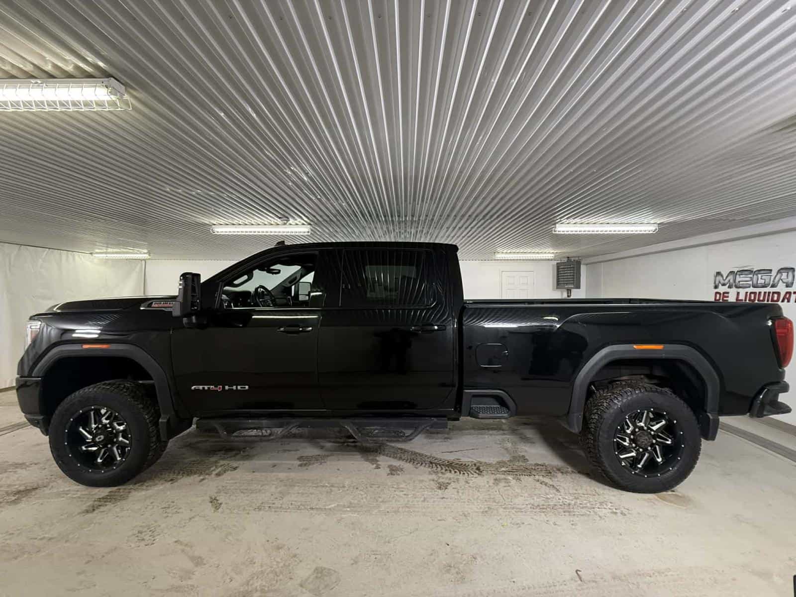 2023 GMC Sierra AT4 - Image 2