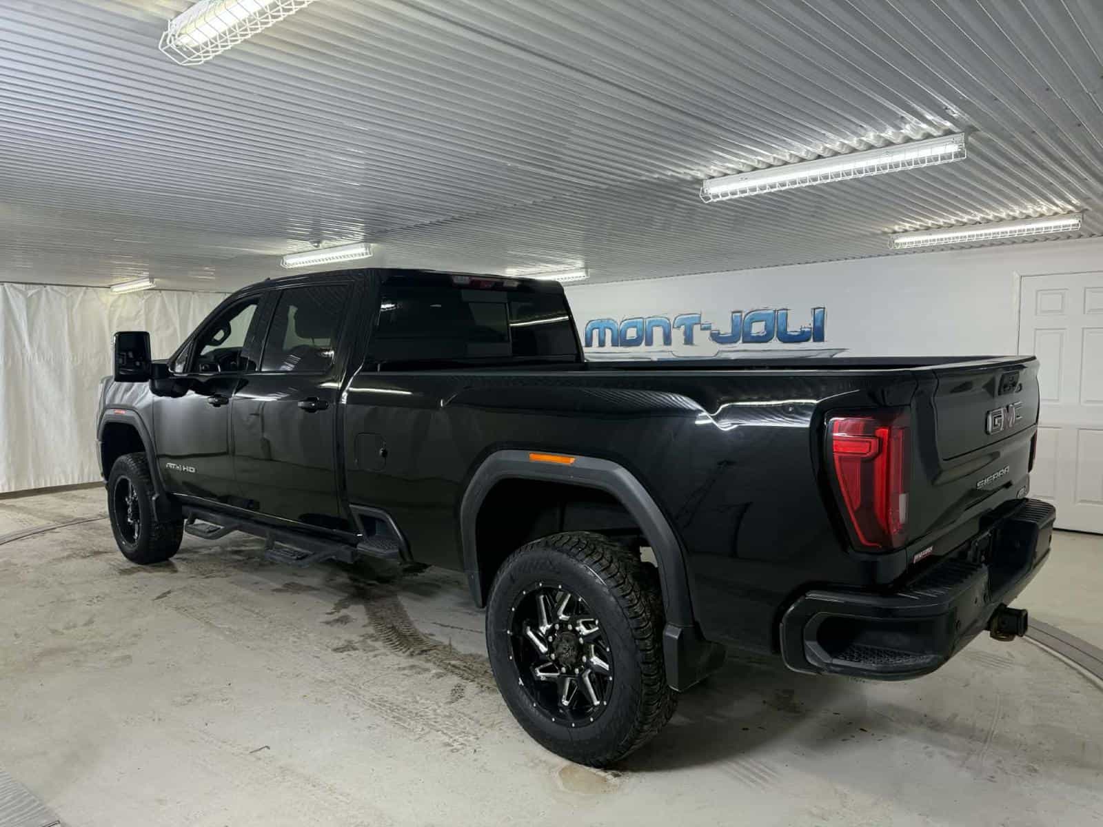 2023 GMC Sierra AT4 - Image 3