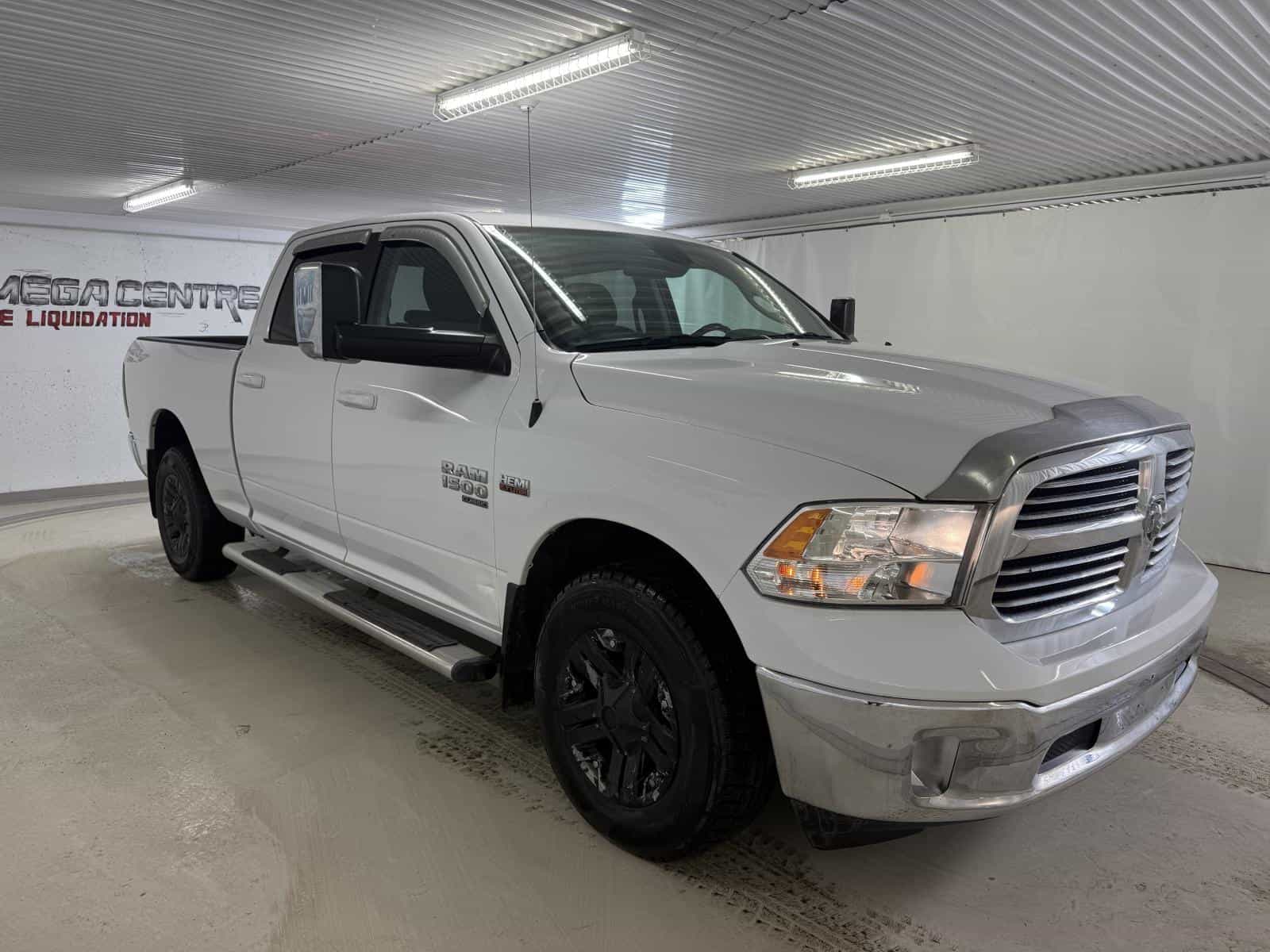 2021 RAM 1500 CLASSIC SLT SLT - Image 3