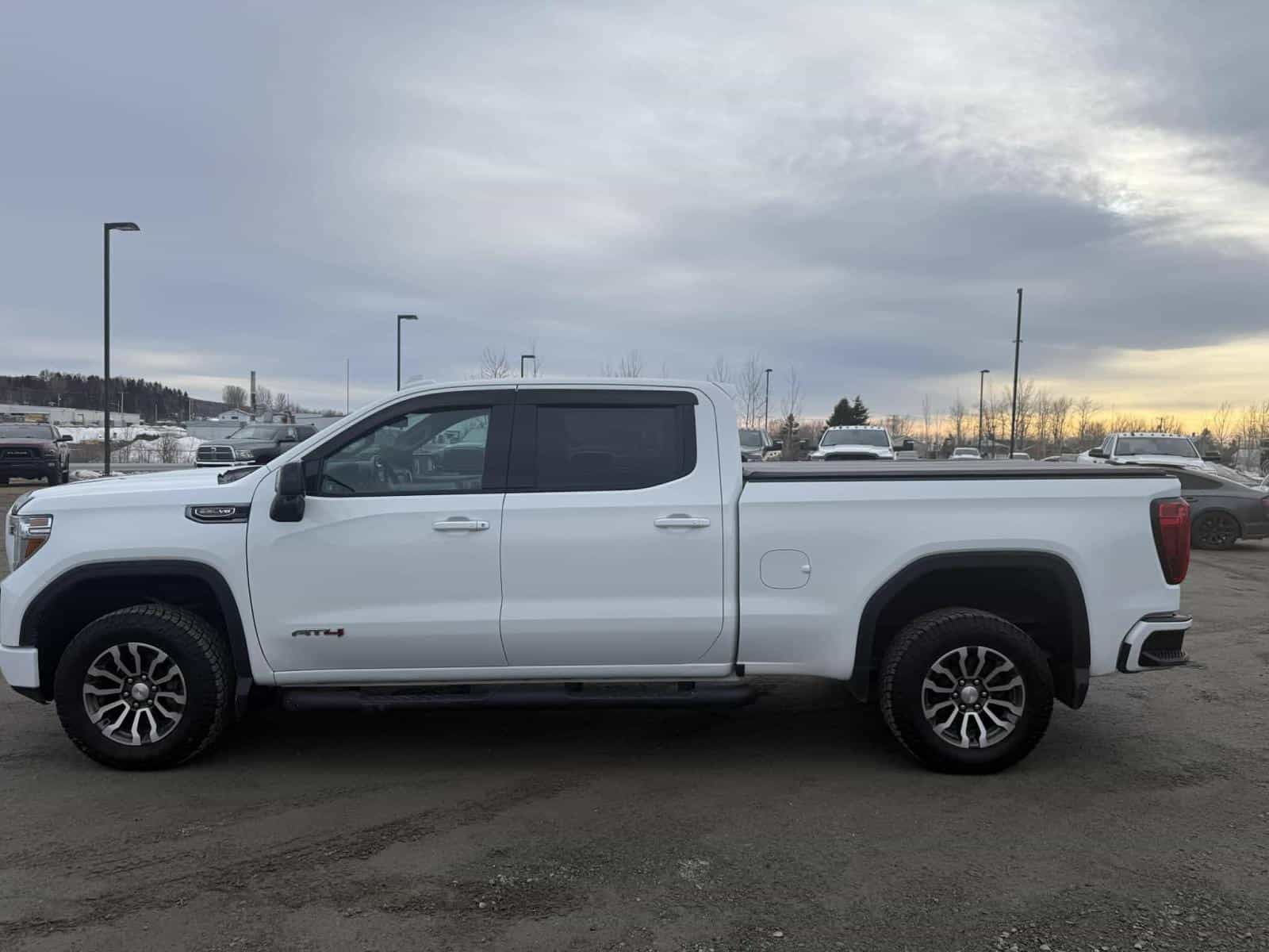 2022 GMC Sierra AT4 - Image 8