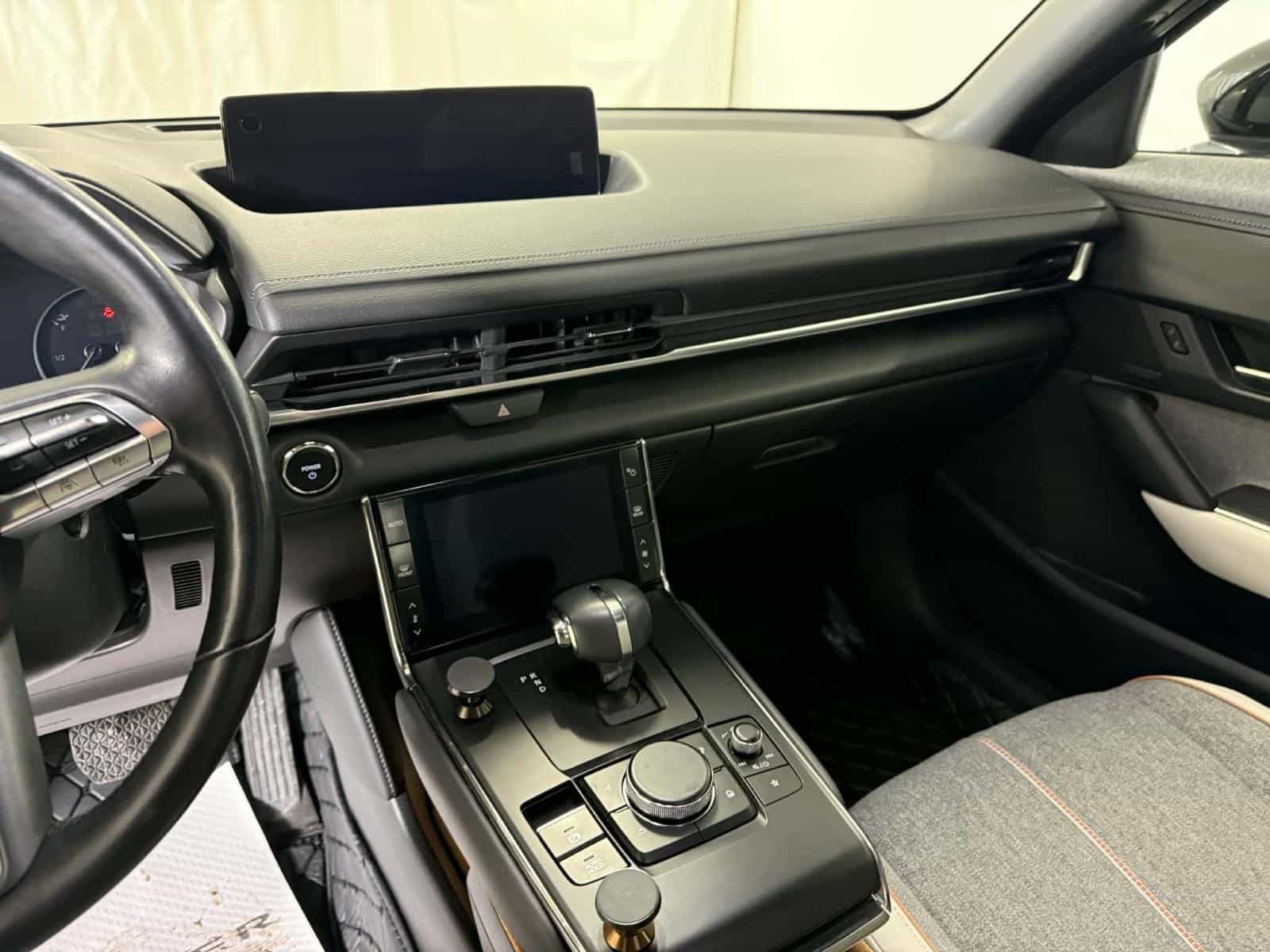 2022 Mazda MX-30 GT - Image 11