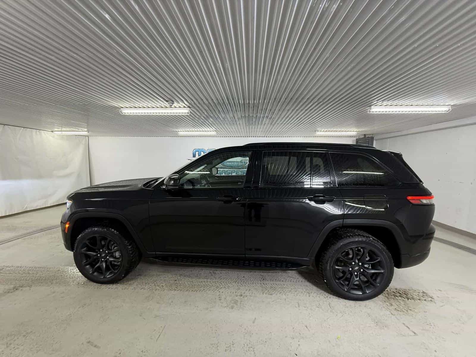 2024 Jeep Grand Cherokee Limited - Image 2