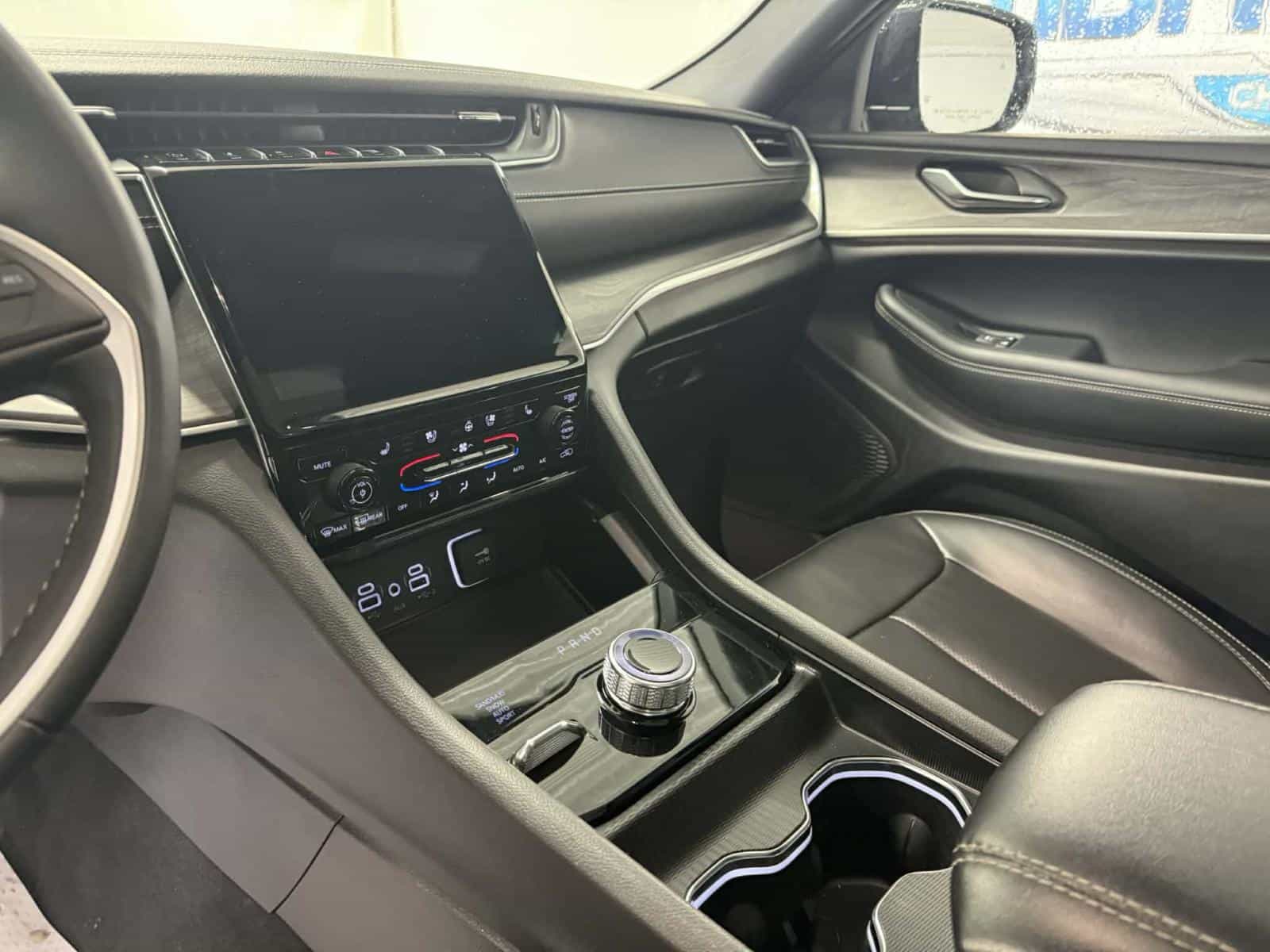 Image 13 Jeep Grand Cherokee Limited 2024