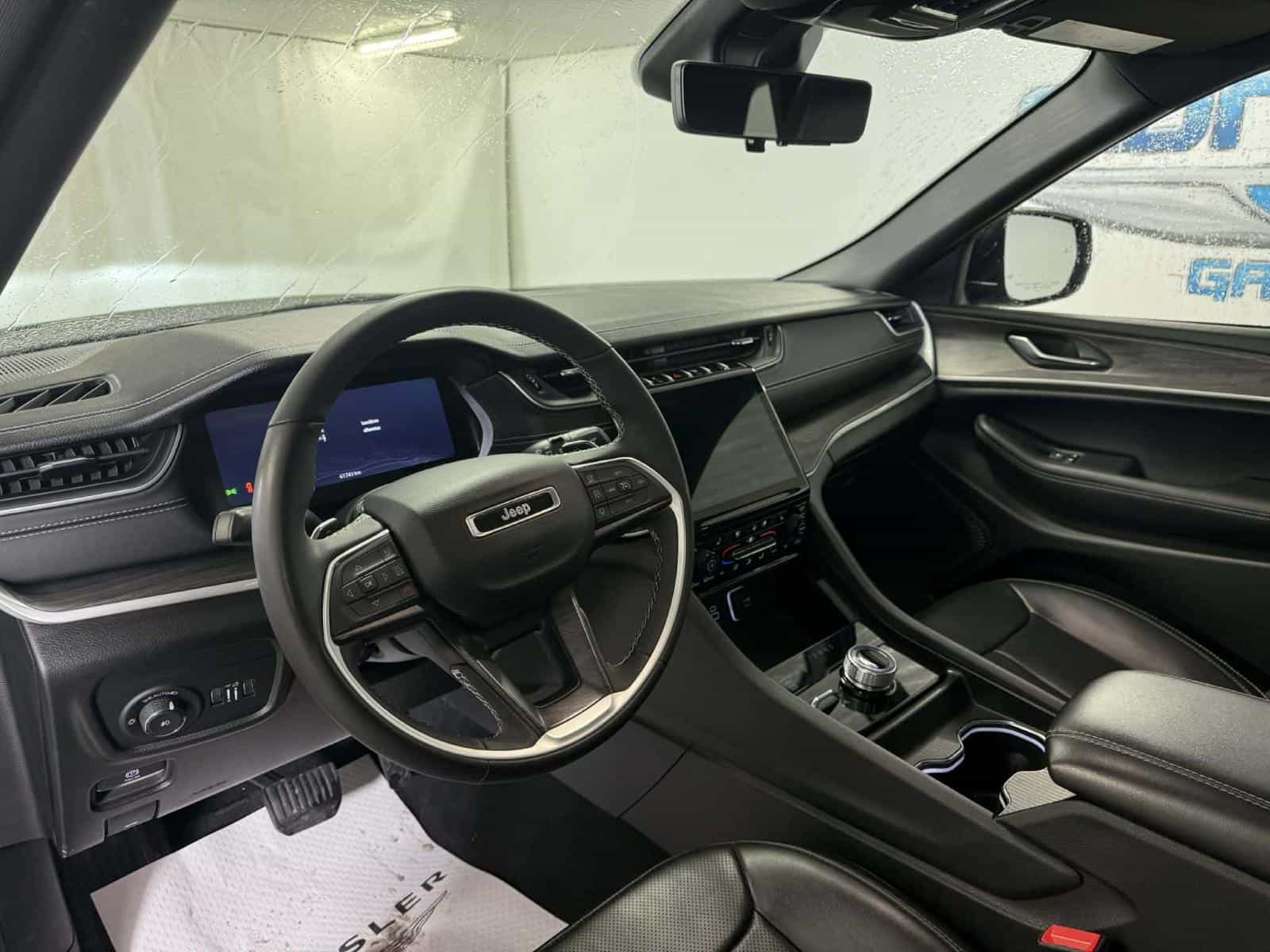 Image 12 Jeep Grand Cherokee Limited 2024