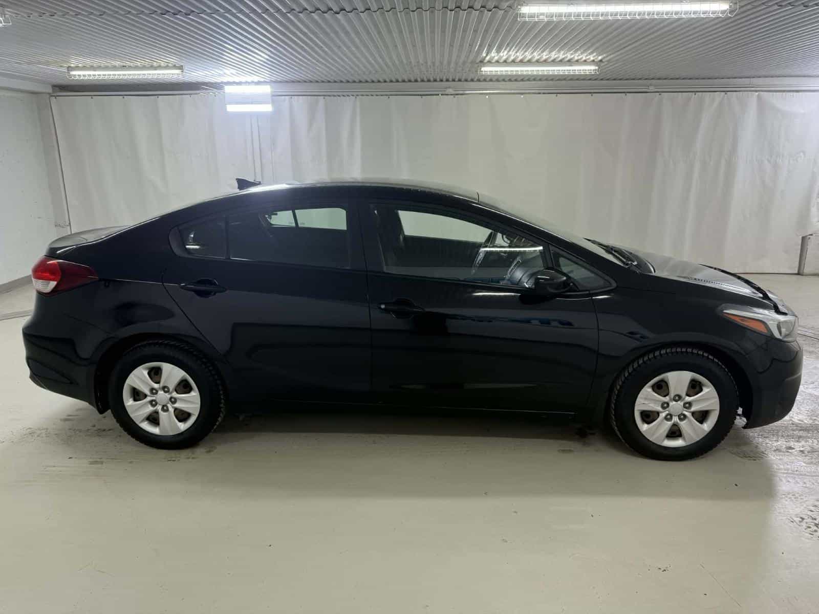 2017 Kia Forte LX - Image 6