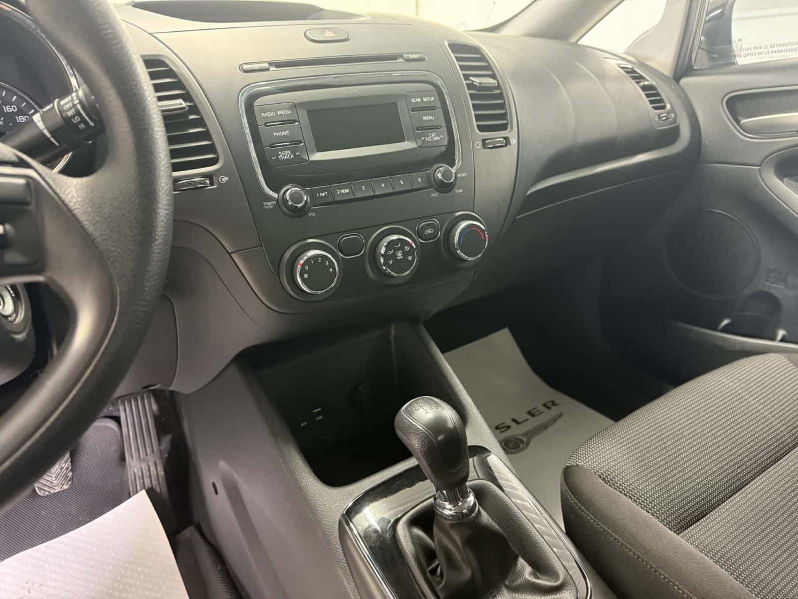 Image 11 Kia Forte LX 2017