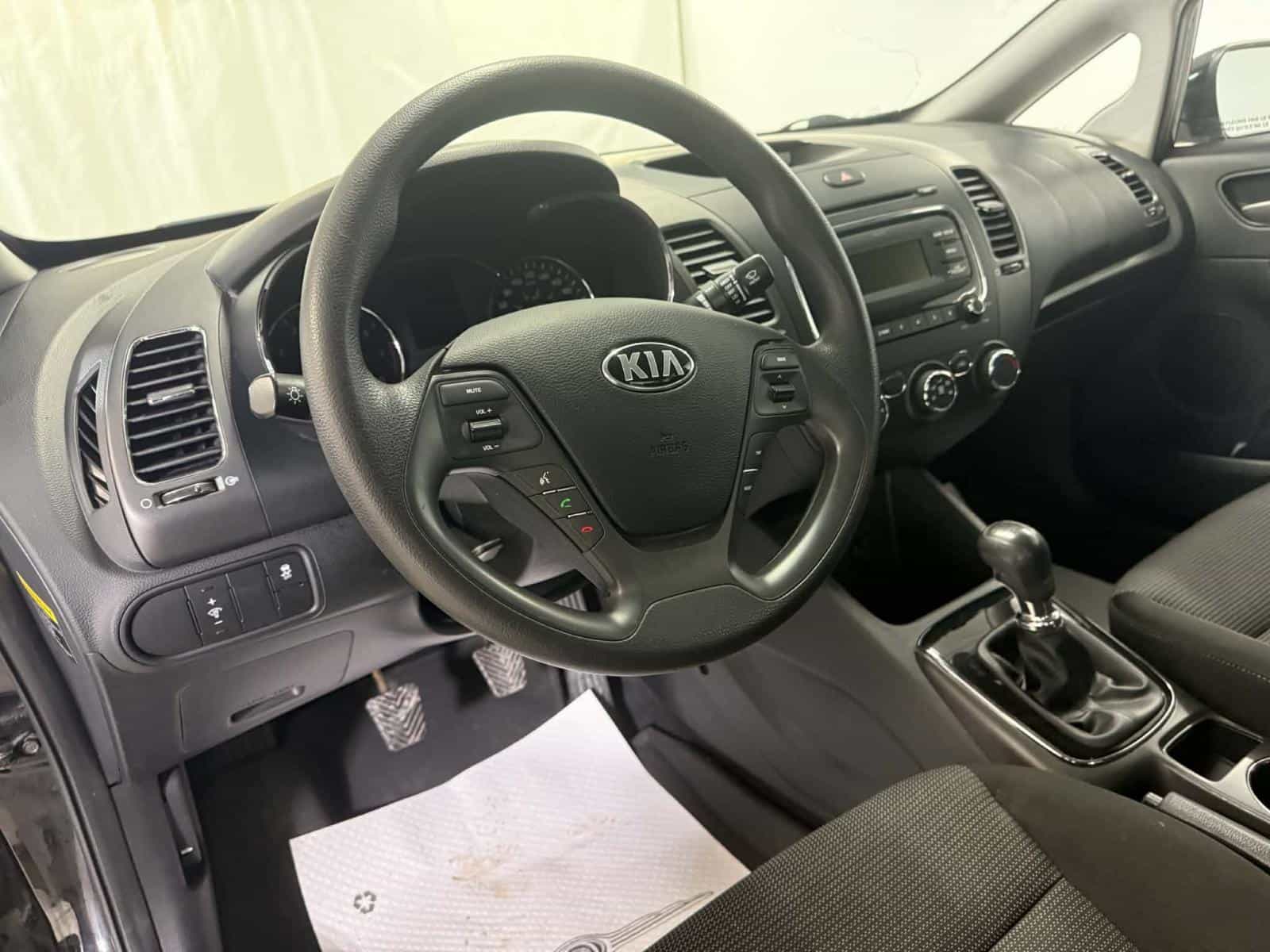 2017 Kia Forte LX - Image 12