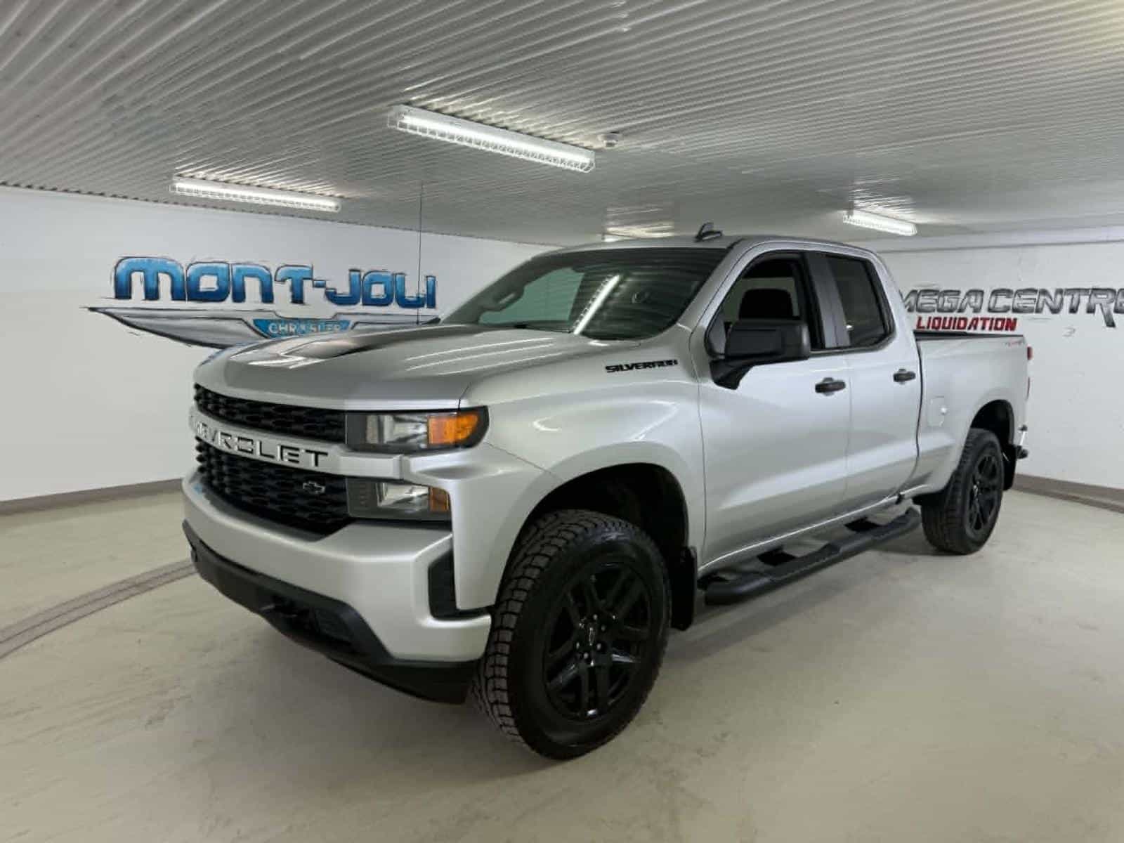 Image 1 Chevrolet Silverado Custom 2020
