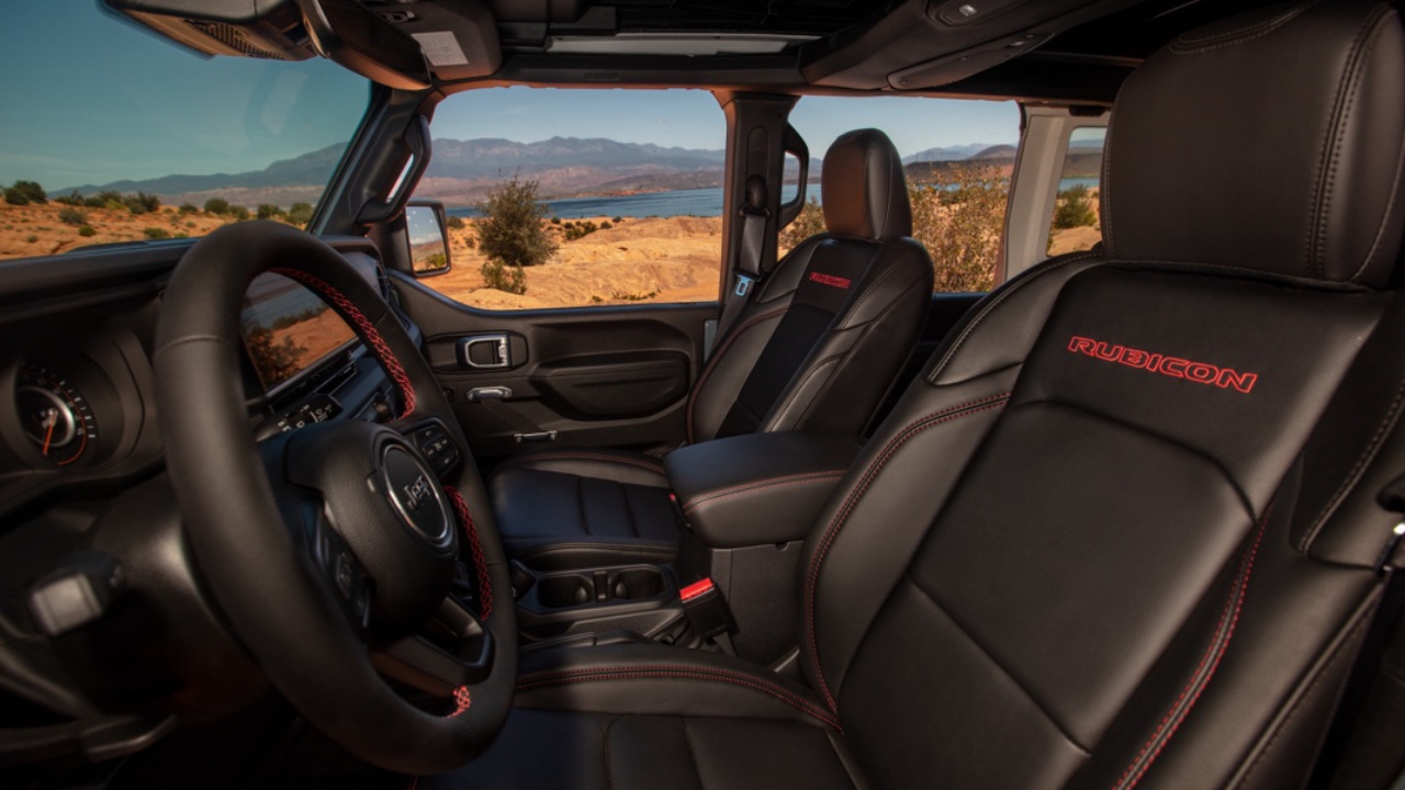 vue de l'habitacle d'un Jeep Wrangler 2025