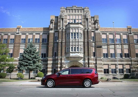 Chrysler Grand Caravan : Prix et fiche technique