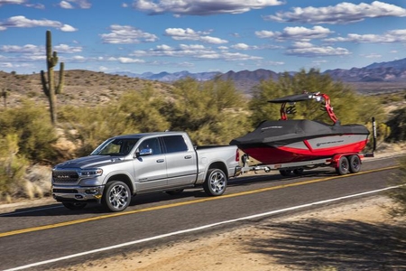 GMC SIERRA 1500 2019 VS RAM 1500 2019 À STE-FOY