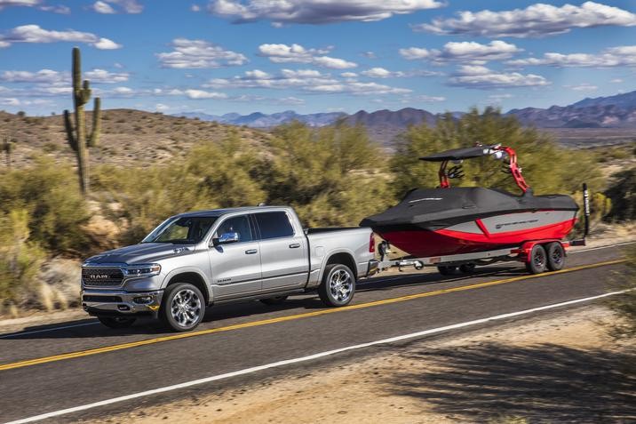 GMC SIERRA 1500 2019 VS RAM 1500 2019 À STE-FOY