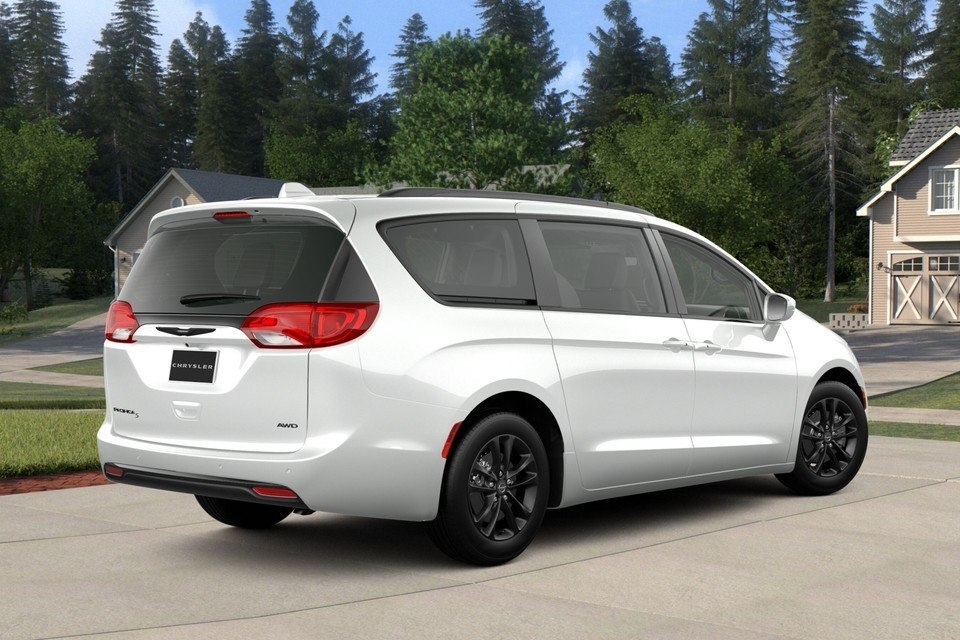 ste-foy-chrysler-Mitsubishi-Eclipse-Cross-2020-vs-Chrysler-Pacifica-2020