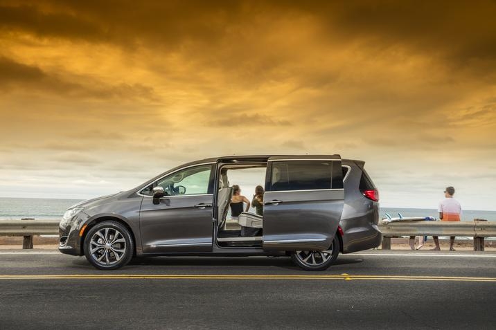 Dodge-Grand-Caravan-