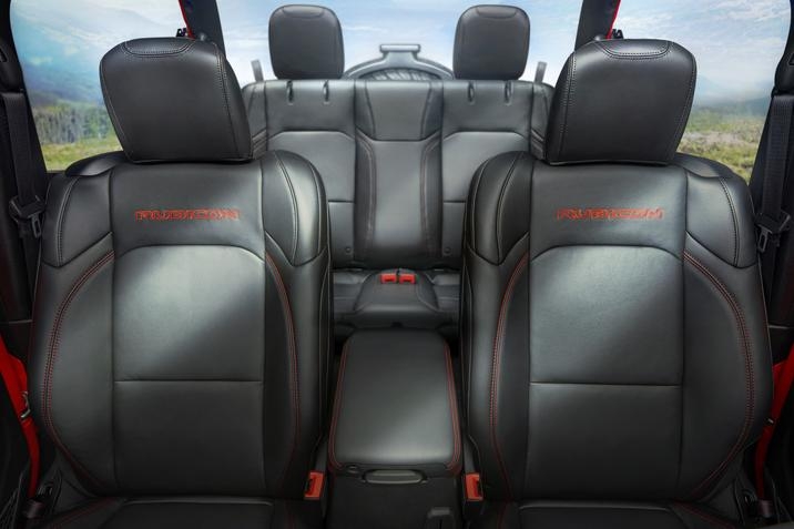 les 4 sièges intérieur du Jeep Wrangler Rubicon 2020