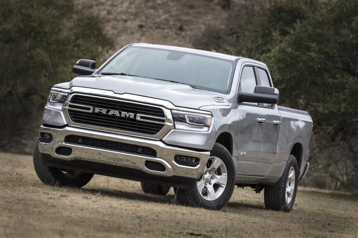 RAM 1500 Big Horn 2020, design gris, à l'extérieur