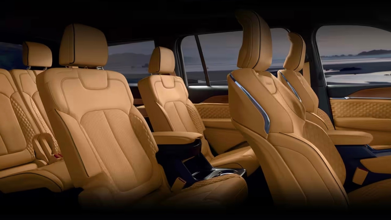 vue de l'habitacle d'un Jeep Grand Cherokee 2025